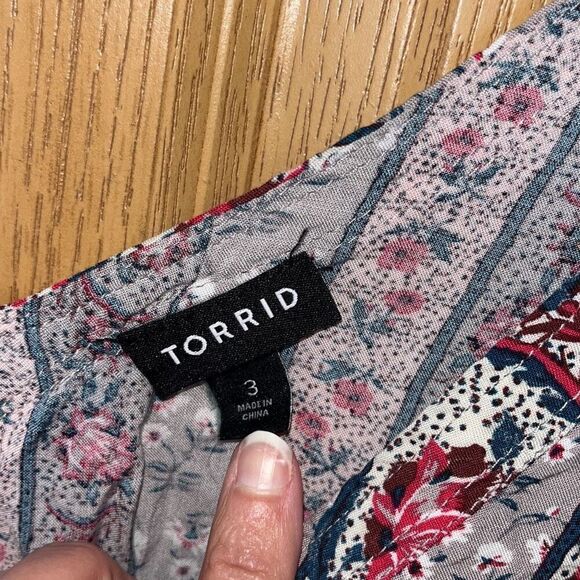 Torrid Challis Stitch Detail Tank Size 3X - Picture 4 of 7